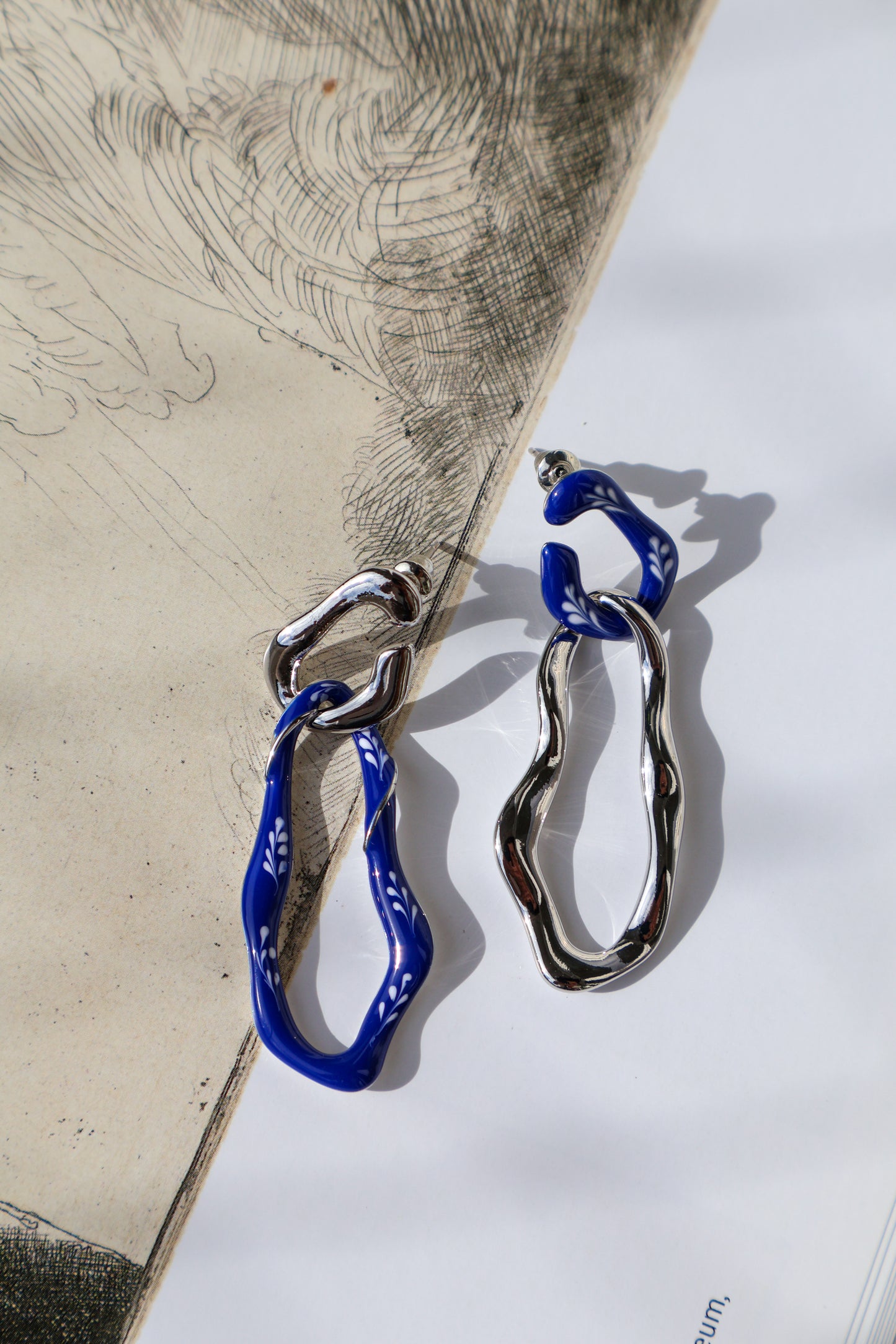 Varia Split Loop 2-in-1 Earrings (Blue-Silver)
