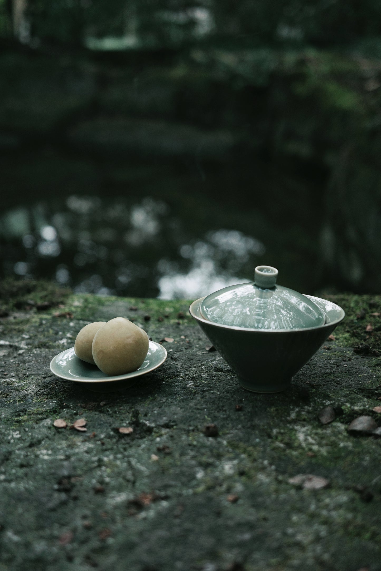 Emerald Green Handcrafted Gaiwan: Elegant Tea Ware and Home Decor