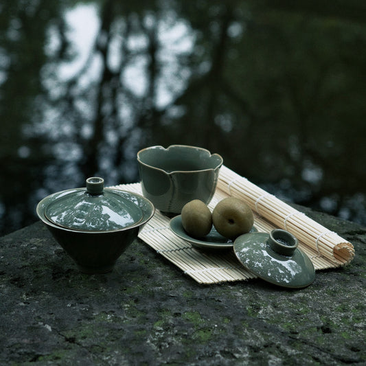 Emerald Green Handcrafted Gaiwan: Elegant Tea Ware and Home Decor