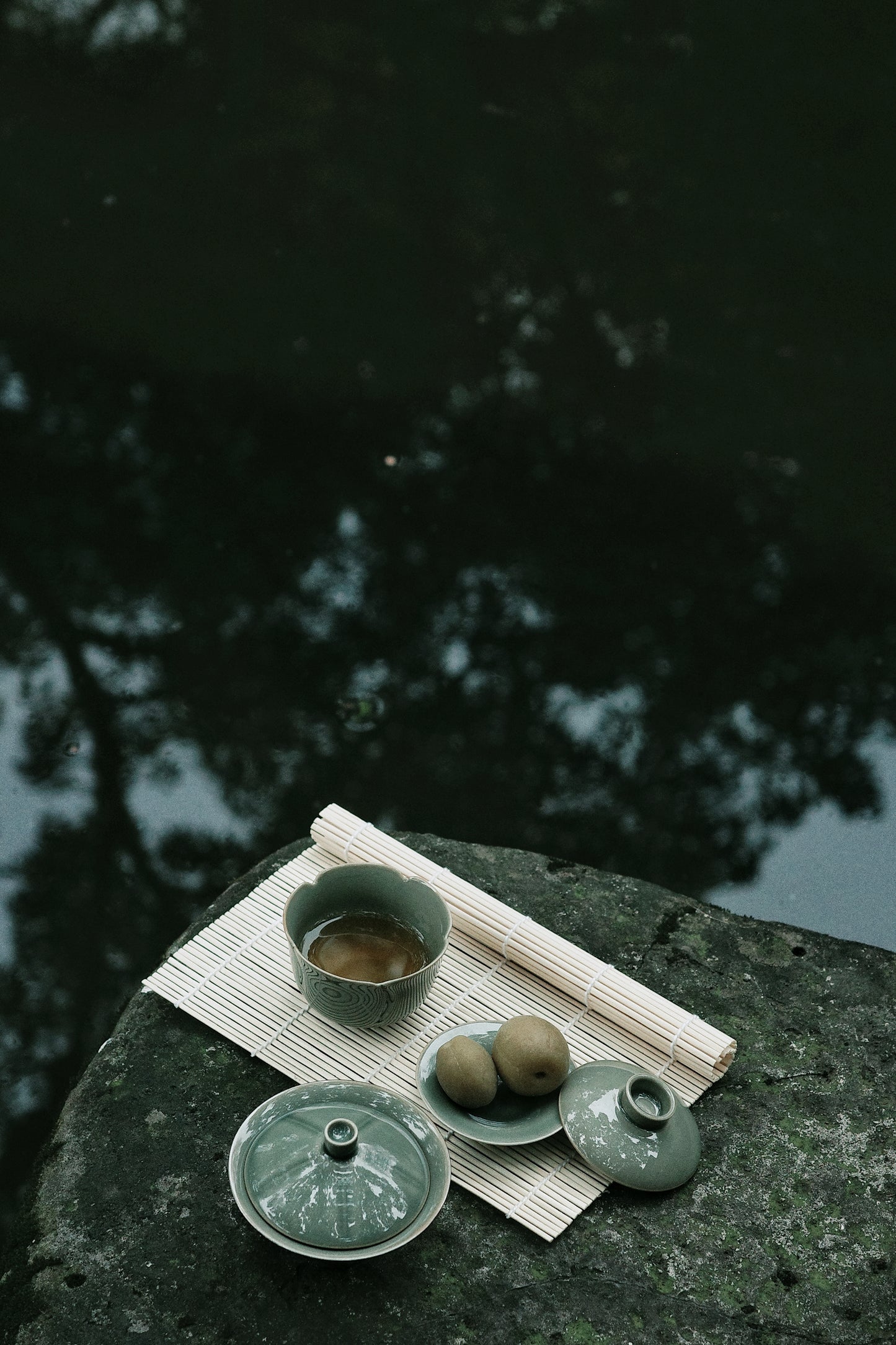 Emerald Green Handcrafted Gaiwan: Elegant Tea Ware and Home Decor