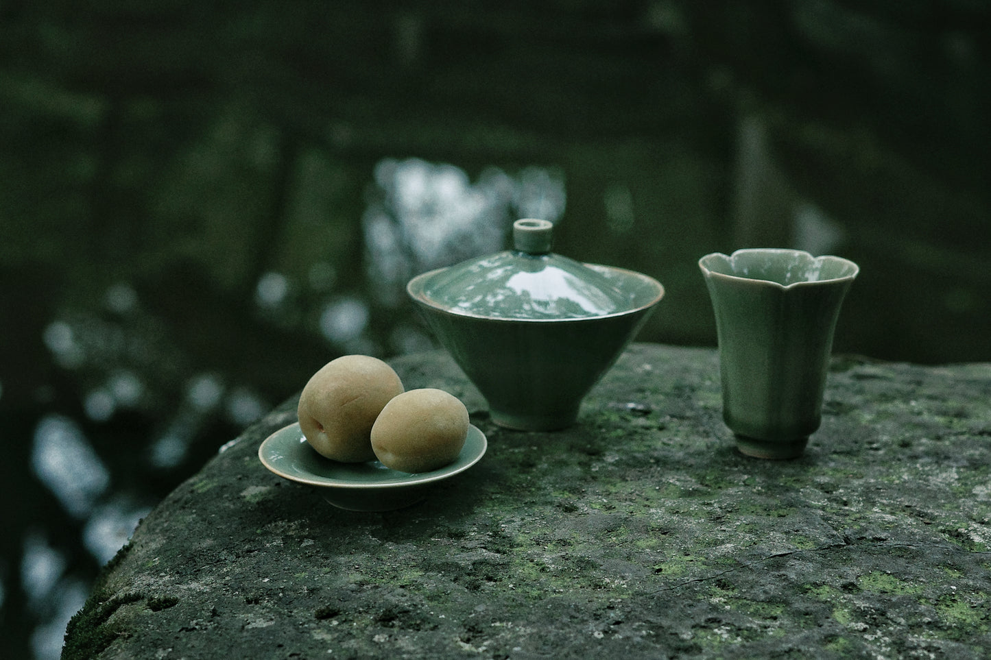 Emerald Green Handcrafted Gaiwan: Elegant Tea Ware and Home Decor