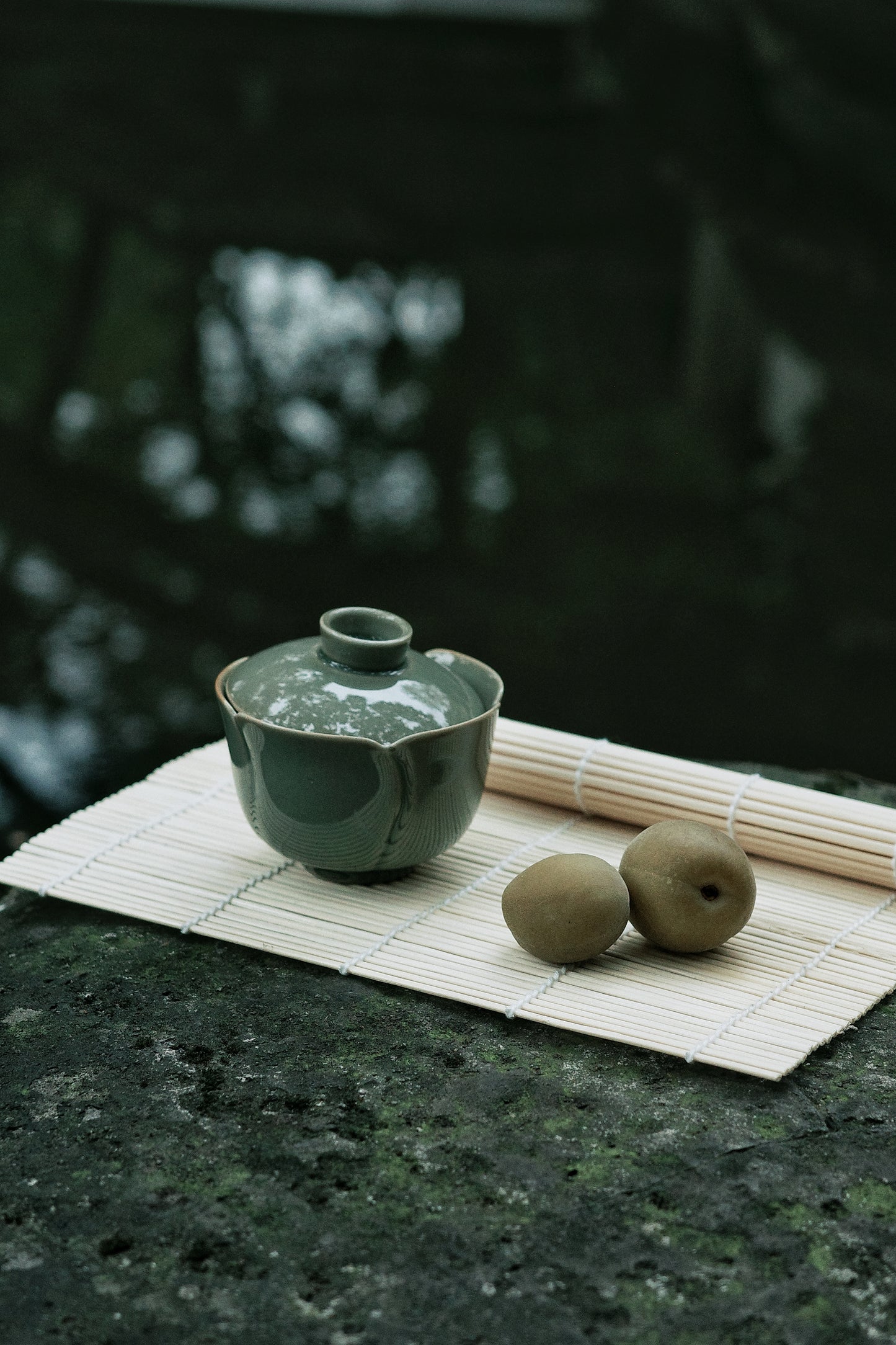 Emerald Green Handcrafted Gaiwan: Elegant Tea Ware and Home Decor