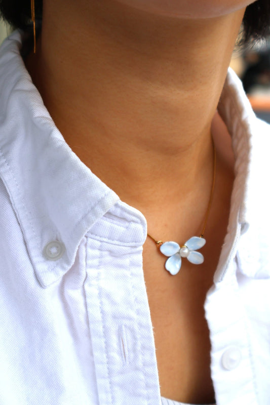 Bloom Necklace – Enamel Flower with Fresh - water Pearl - EenPorcelain