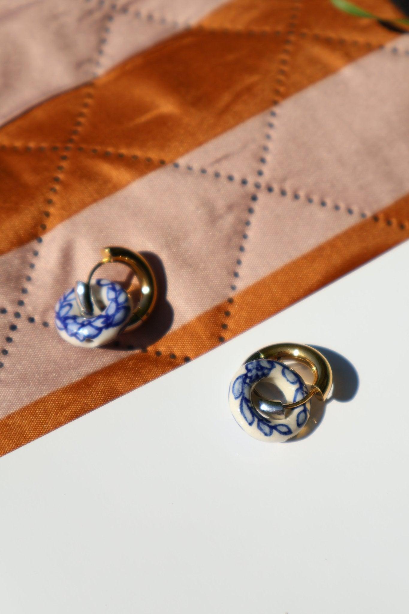 twist-hoop-earrings, EenPorcelain 