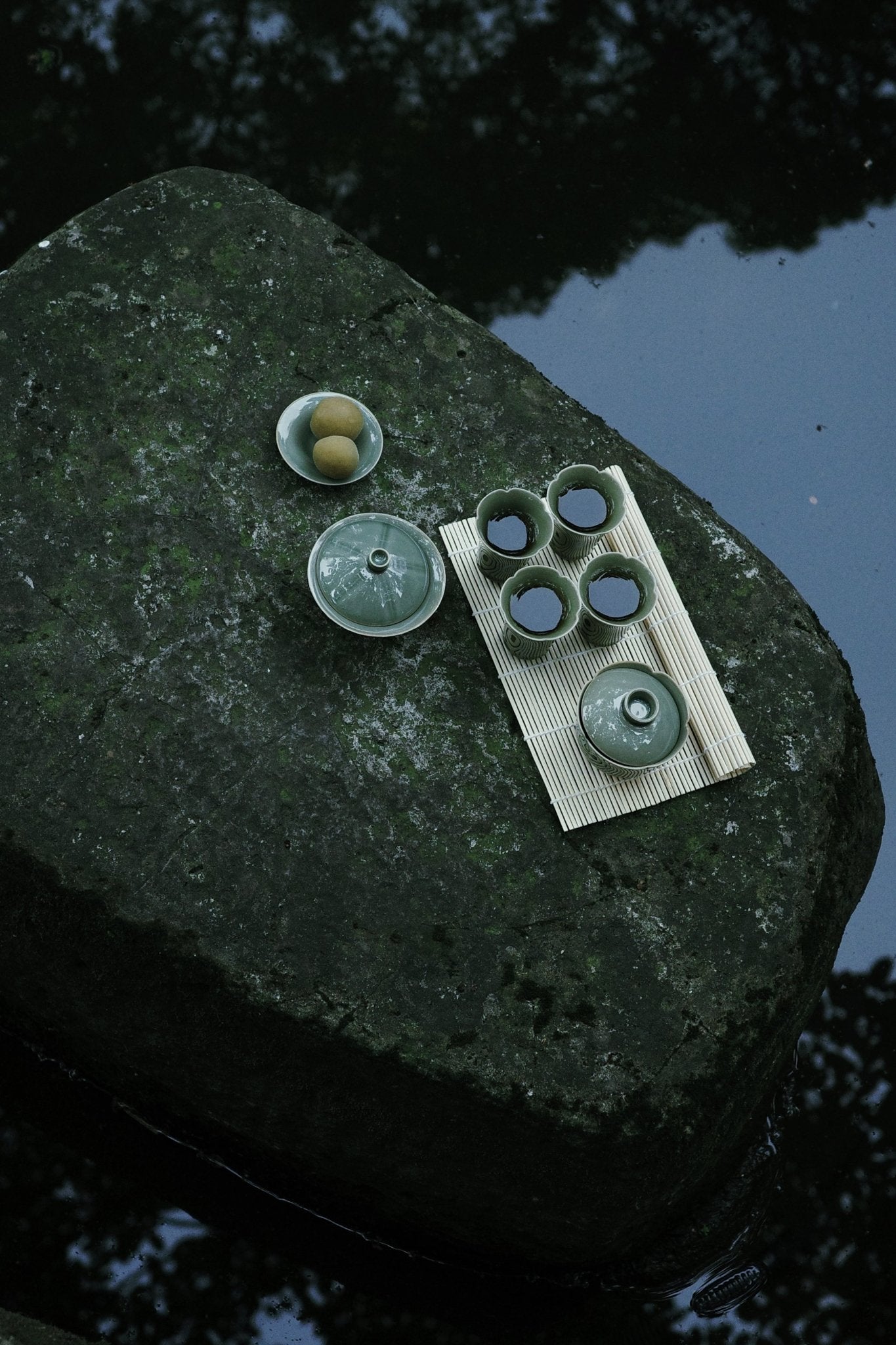 copy-of-yellow-glazed-gaiwan-teapot-and-tea-cups-with-hand-painted-designs-2, EenPorcelain 