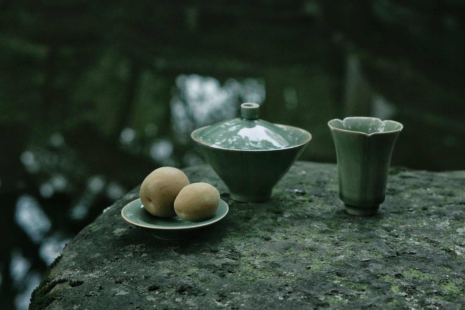 copy-of-yellow-glazed-gaiwan-teapot-and-tea-cups-with-hand-painted-designs-2, EenPorcelain 