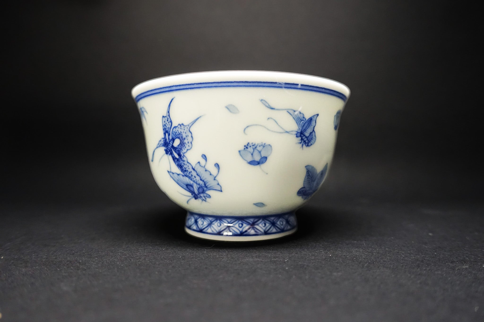 copy-of-hand-painted-goldfish-and-lotus-cup-exclusive-customization-from-jingdezhen, EenPorcelain 