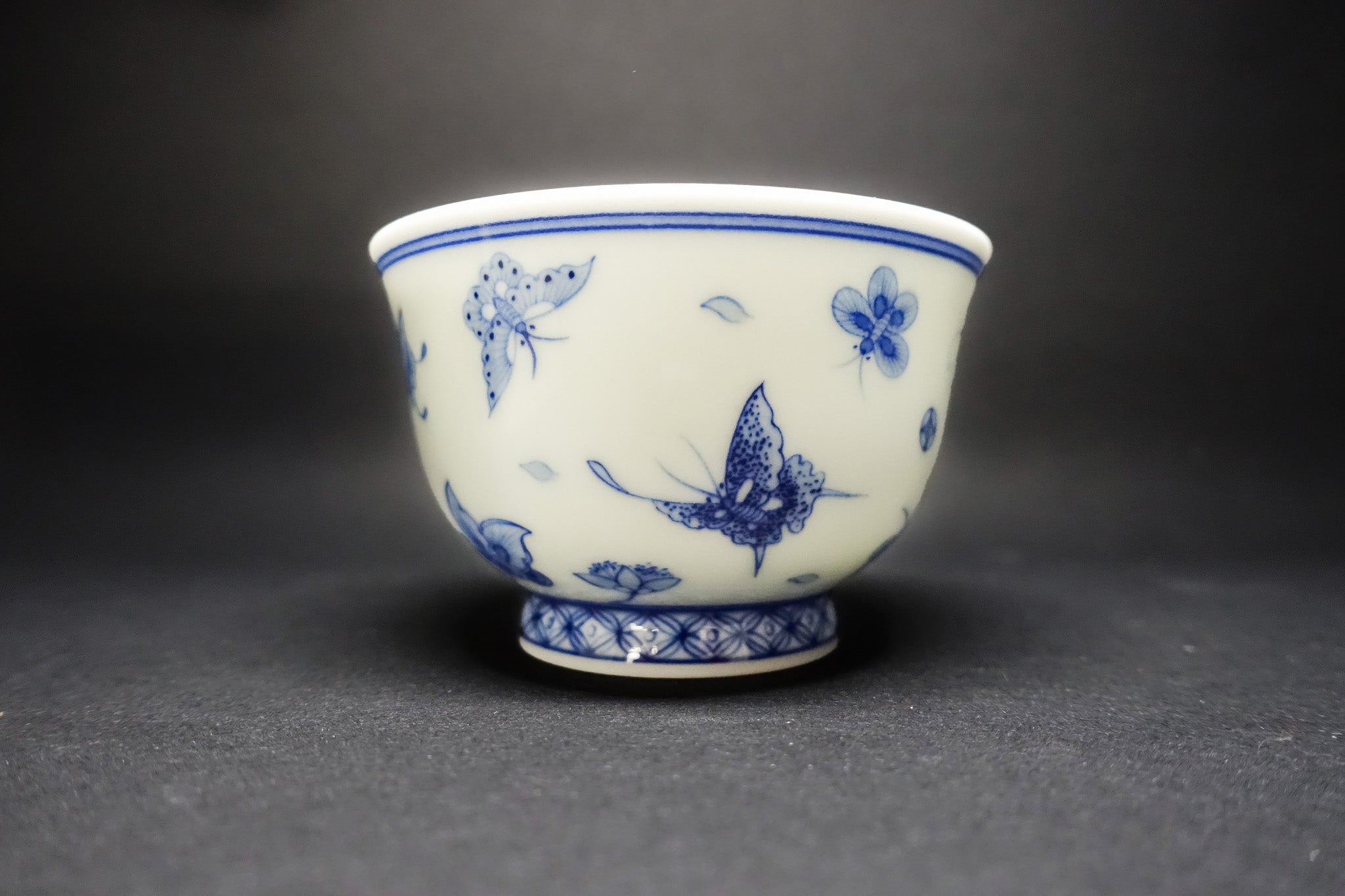 copy-of-hand-painted-goldfish-and-lotus-cup-exclusive-customization-from-jingdezhen, EenPorcelain 