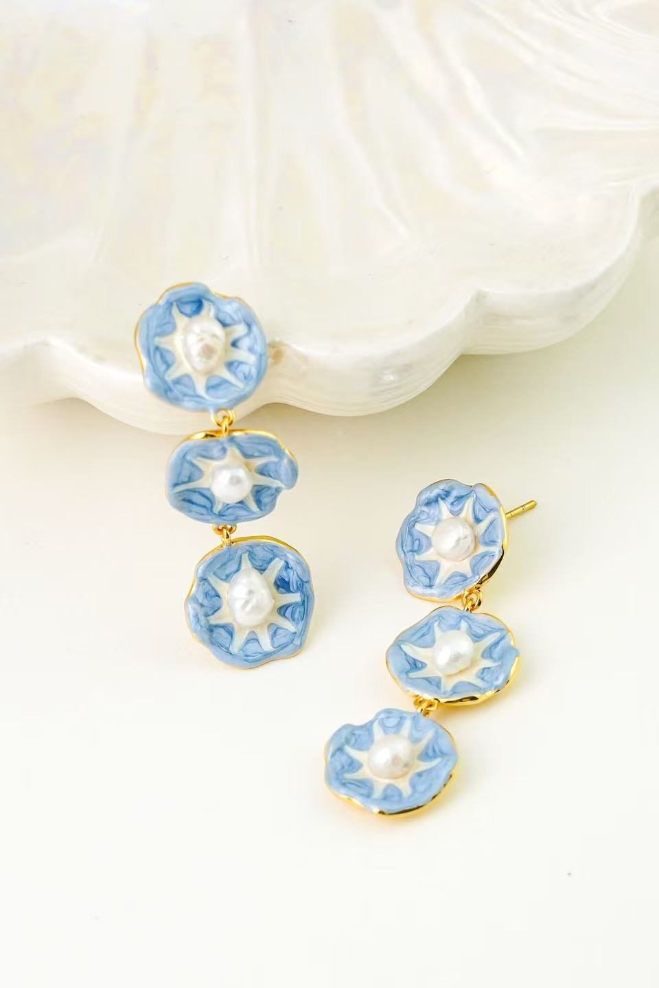 Morning Glory Pearl Earrings - EenPorcelain