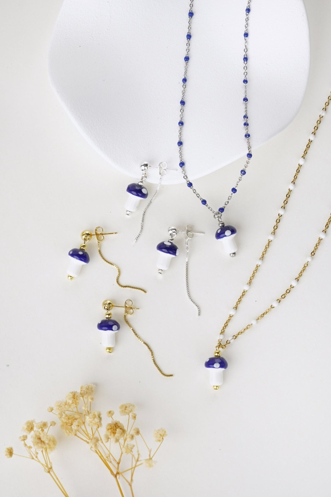 Mushroom Pendant Necklace – Hand - Painted Ceramic Charm - EenPorcelain