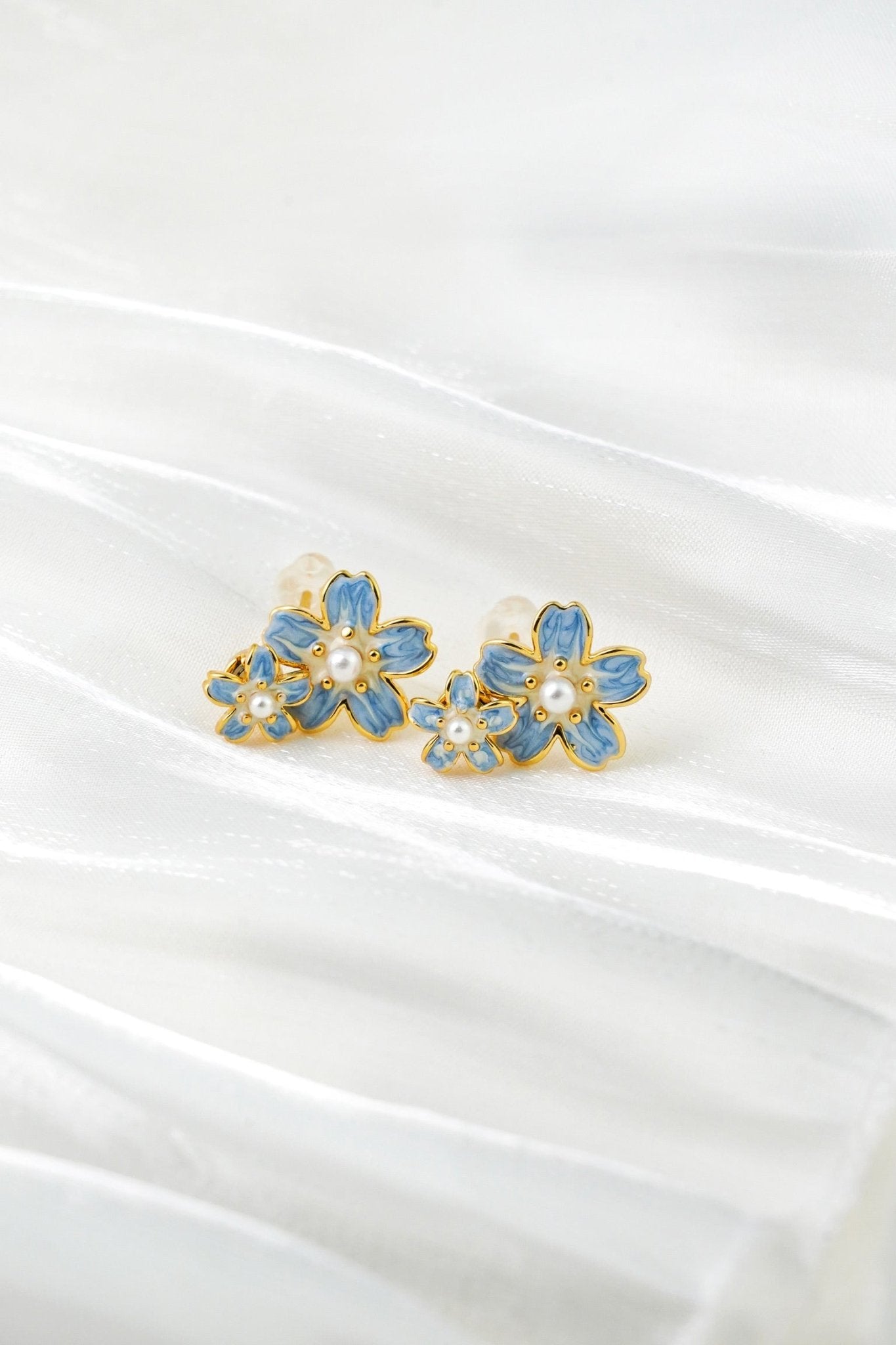 Spinning Blossom Earrings – Enamel Flowers with Pearl Accents - EenPorcelain