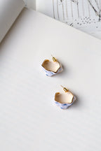 stellar-hand-painted-enamel-earrings-oorringen-goud-blauw, EenPorcelain 