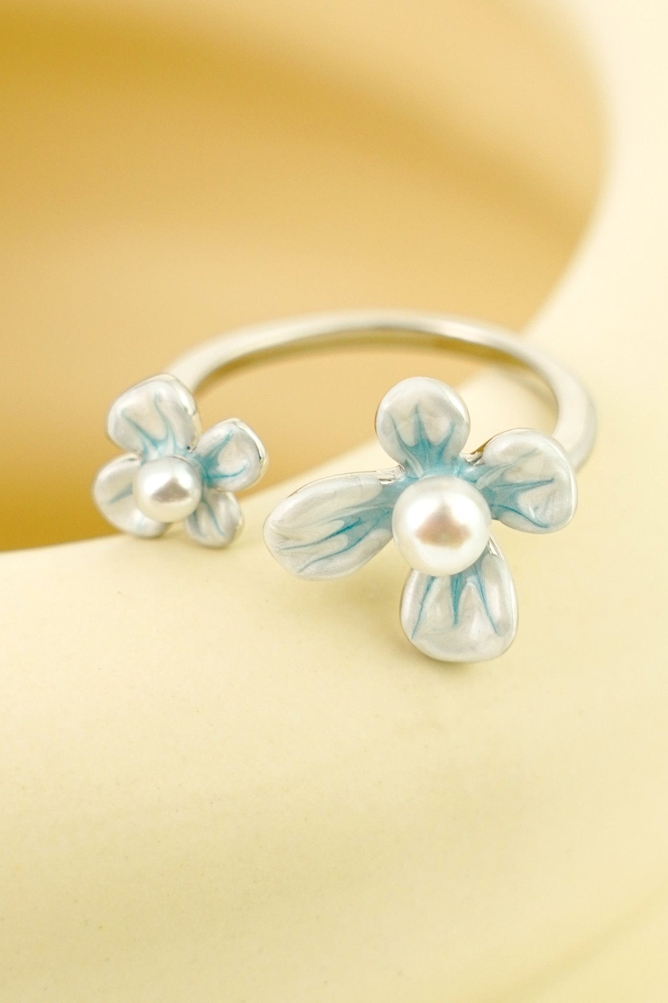 Twin Bloom Ring – Silver Enamel Flowers with Pearls - EenPorcelain