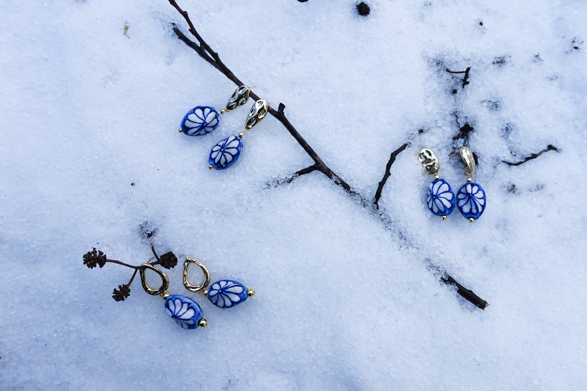 unique-hand-painted-porcelain-earrings-blue-flower, EenPorcelain 