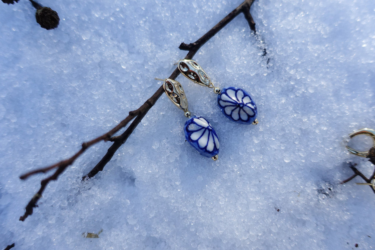 unique-hand-painted-porcelain-earrings-blue-flower, EenPorcelain 
