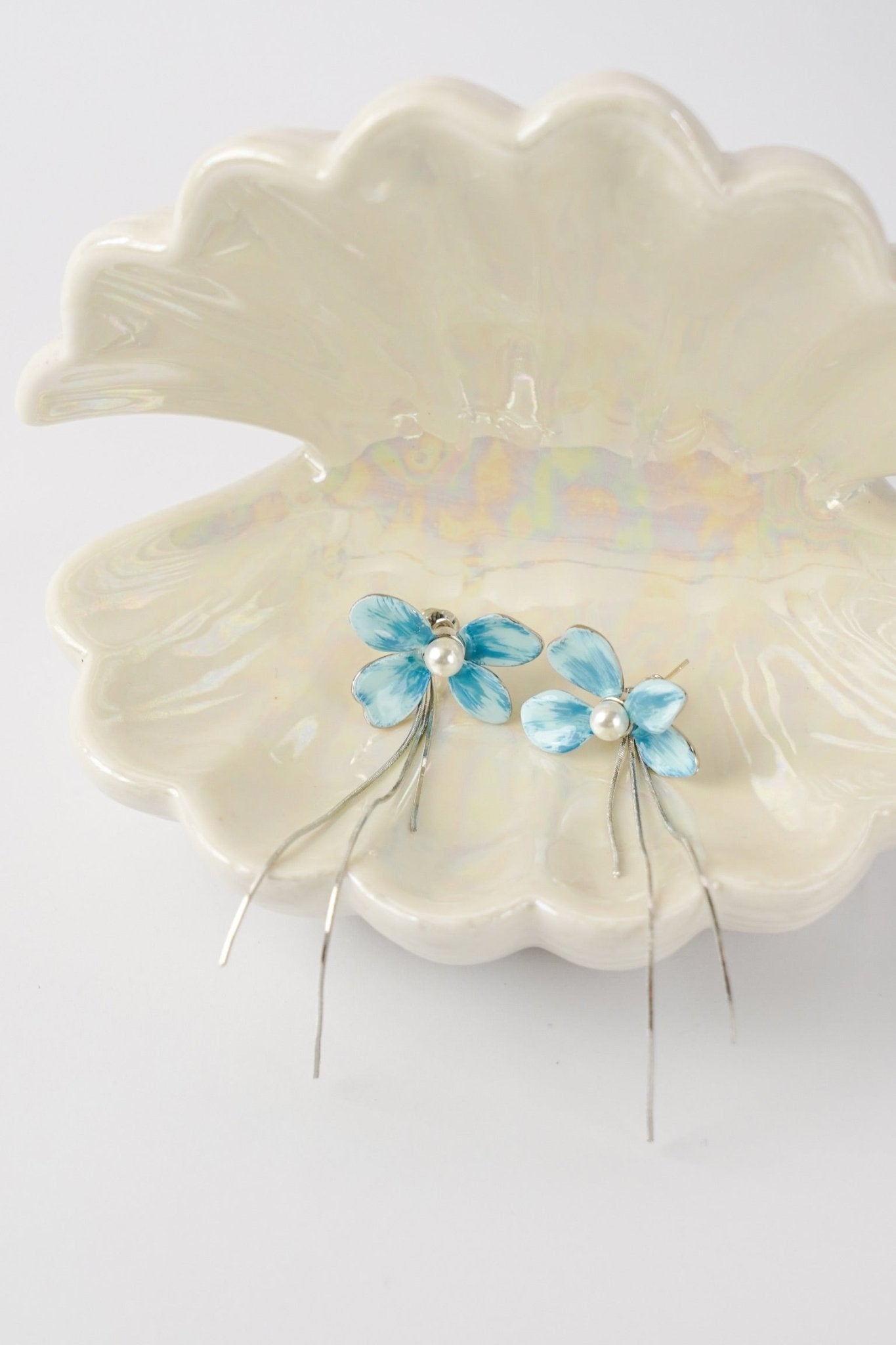 Varia Bloom Earrings – Enamel Flower with Detachable Silver Tassels - EenPorcelain