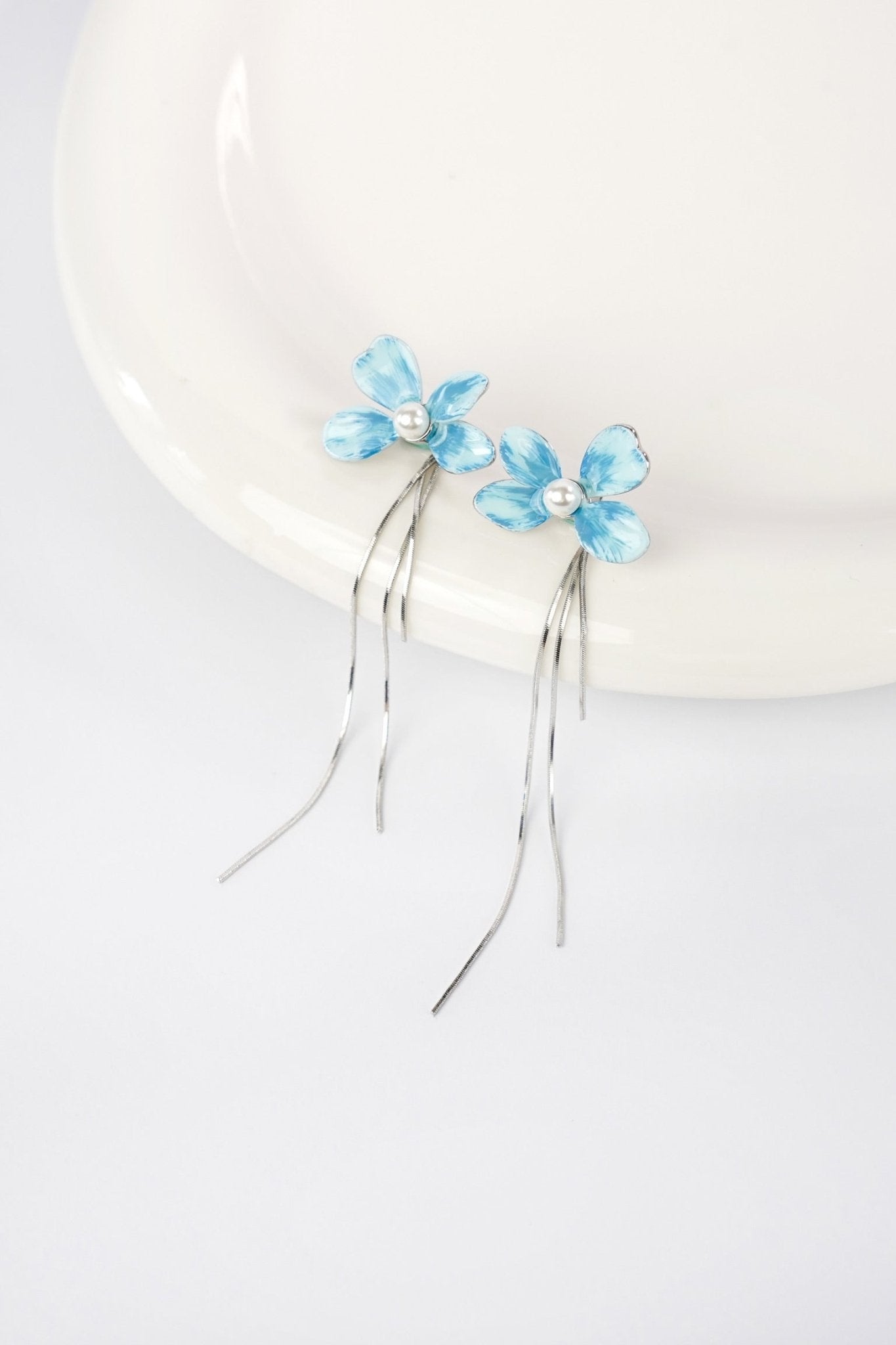Varia Bloom Earrings – Enamel Flower with Detachable Silver Tassels - EenPorcelain
