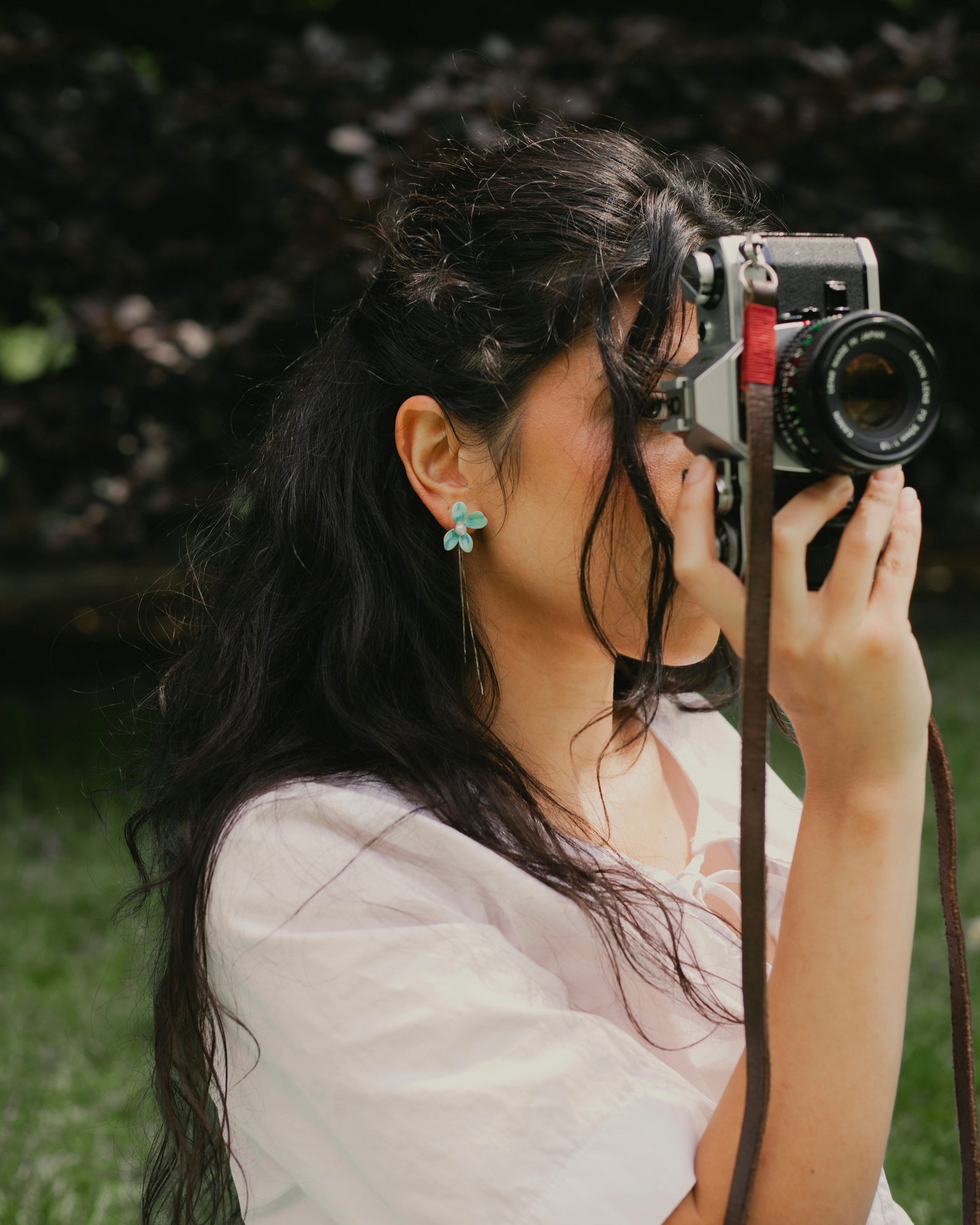 Varia Bloom Earrings – Enamel Flower with Detachable Silver Tassels - EenPorcelain