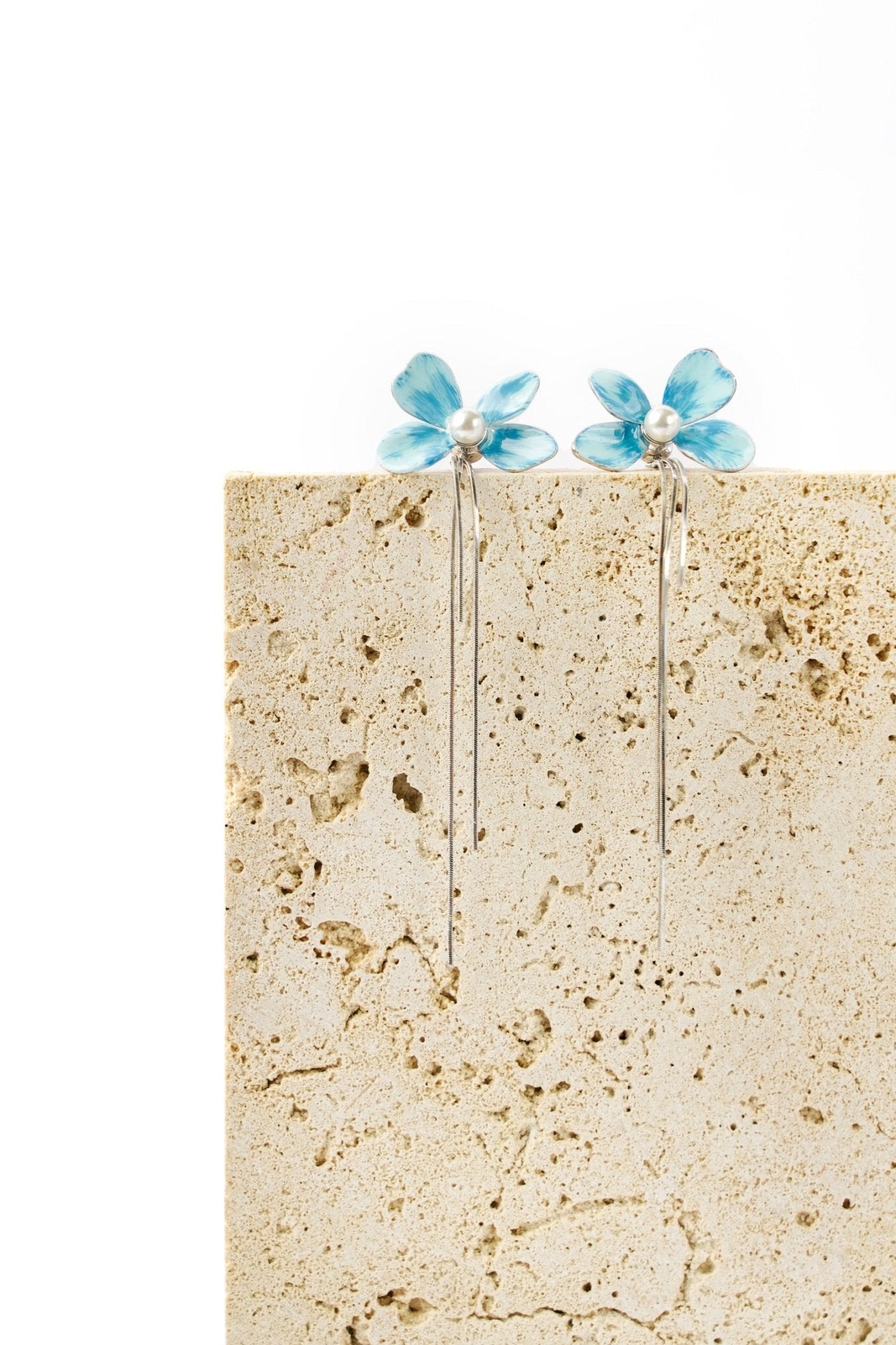 Varia Bloom Earrings – Enamel Flower with Detachable Silver Tassels - EenPorcelain