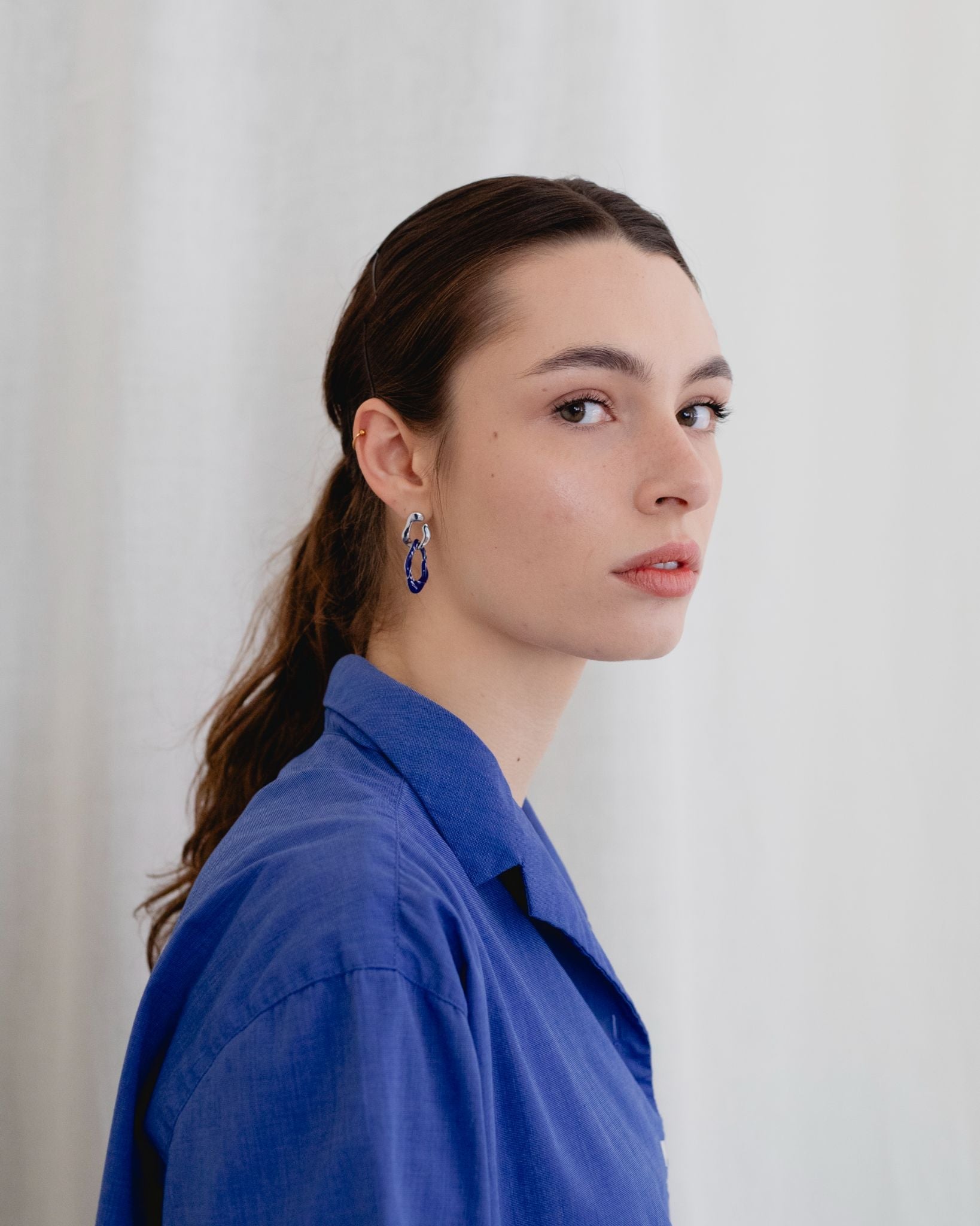Varia Enamel 2 - in - 1 Earrings (mini) — Blue & Silver - EenPorcelain
