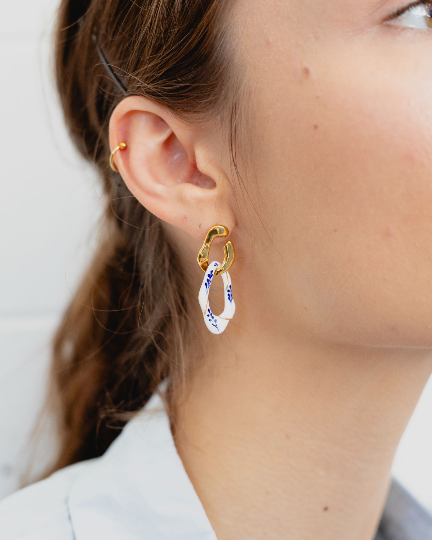 Varia Enamel 2 - in - 1 Earrings (mini) — White - EenPorcelain