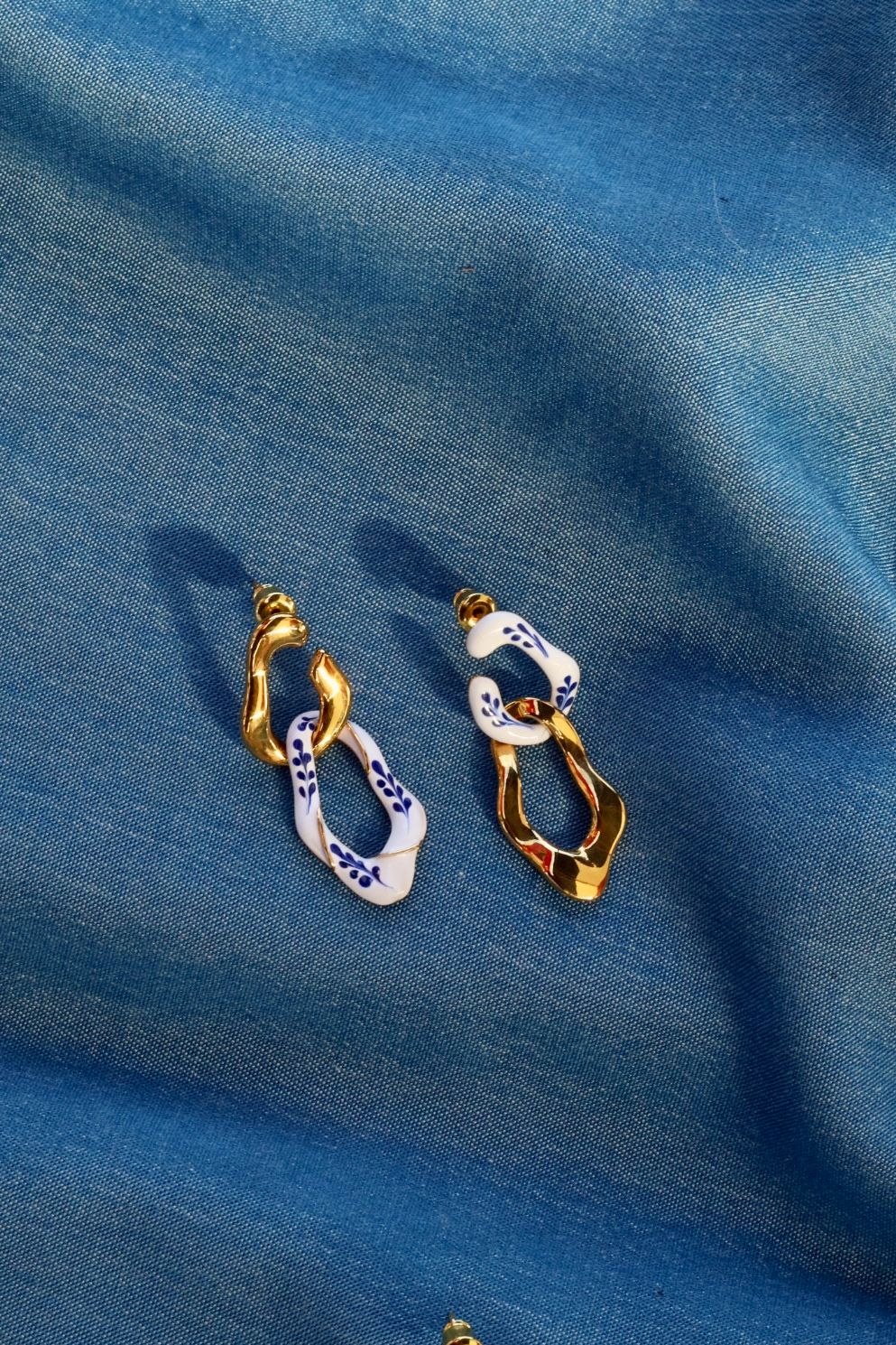 Varia Enamel 2 - in - 1 Earrings (mini) — White - EenPorcelain