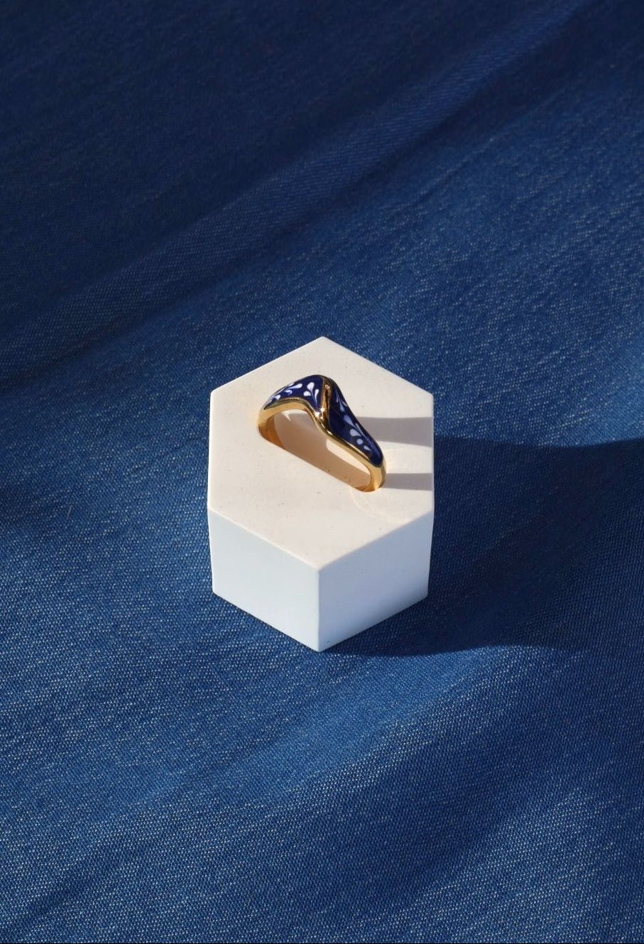 Varia Flower Ring - Asymmetric - EenPorcelain