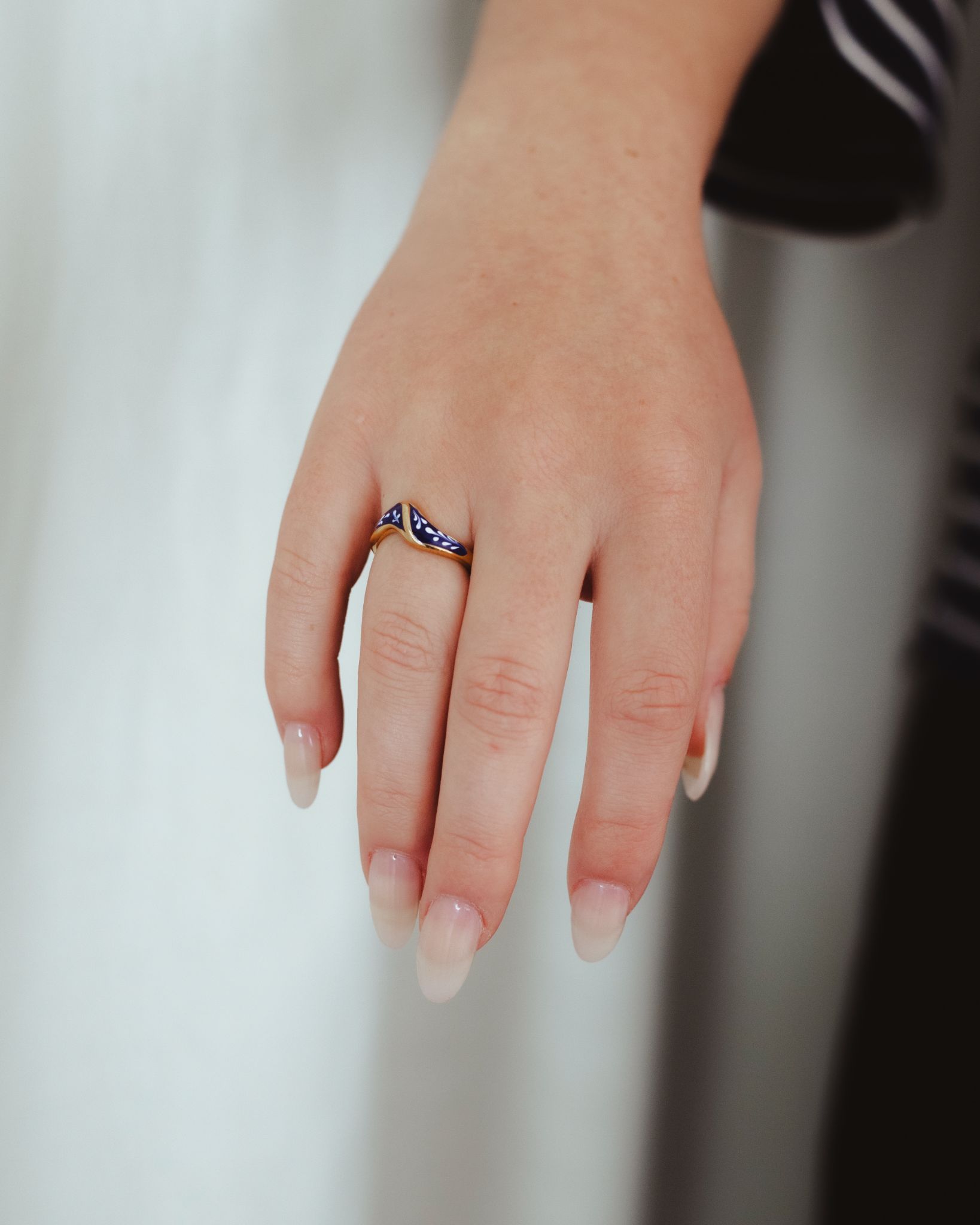 Varia Flower Ring - Asymmetric - EenPorcelain