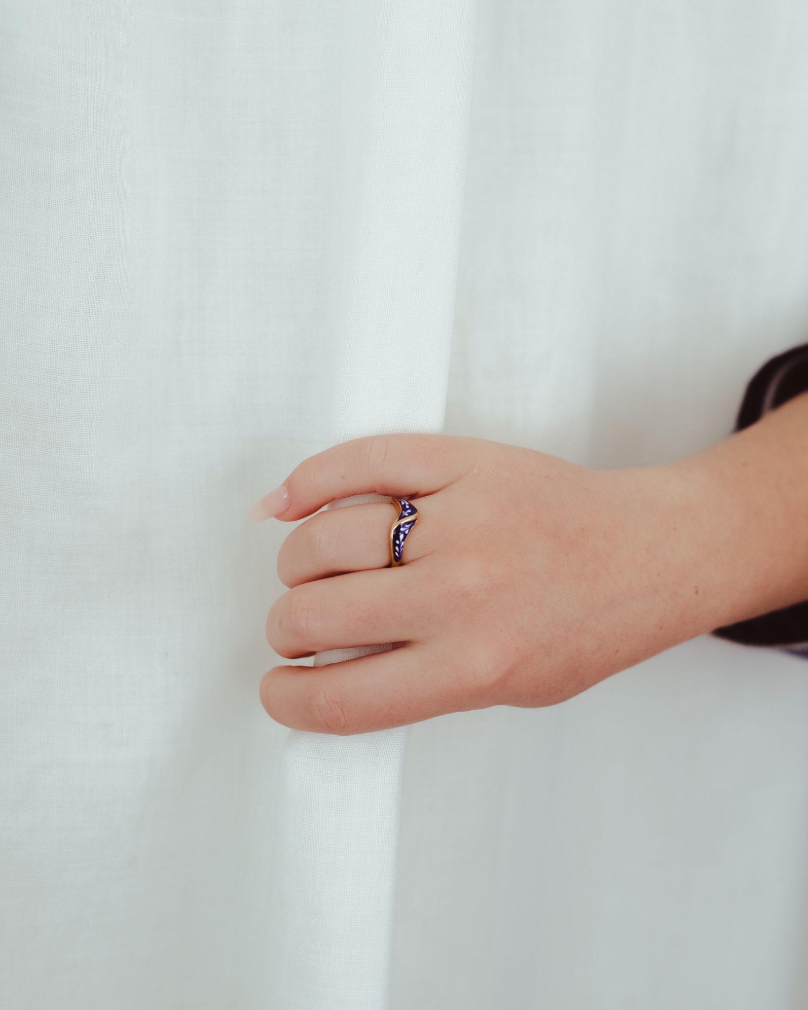 Varia Flower Ring - Asymmetric - EenPorcelain