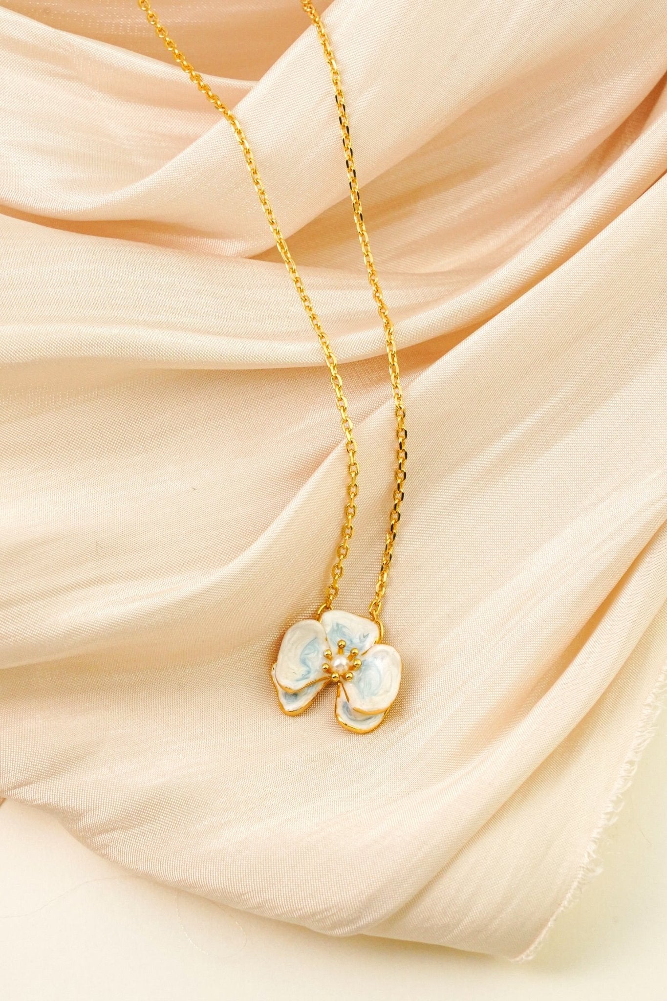 Viola Bloom Necklace – Enamel Flower & Pearl Pendant - EenPorcelain