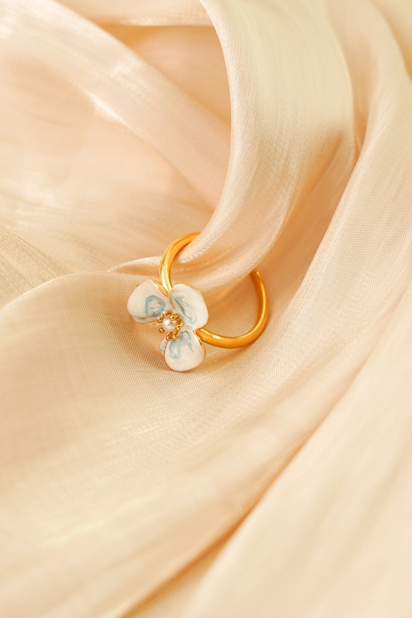Viola Bloom Ring – Enamel Flower with Pearl Accent - EenPorcelain
